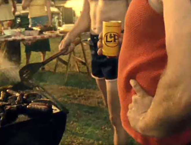 Stubbies and L&P at barbecue in New Zealand TV ad