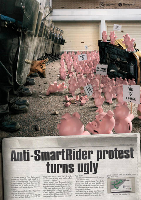 SmartRider print advertisement with protesting piggybanks